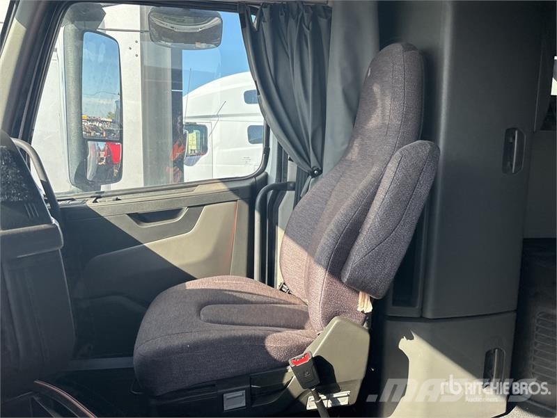 Volvo VNL Trekkers