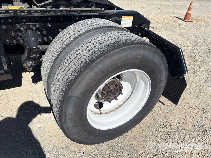 Volvo VNL Vlačilci