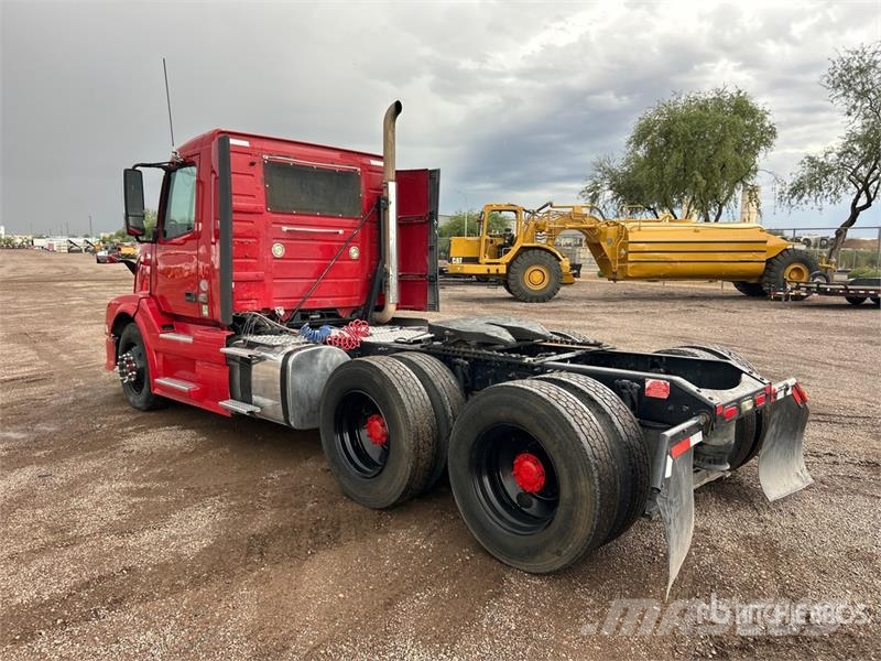 Volvo VNL Sattelzugmaschinen