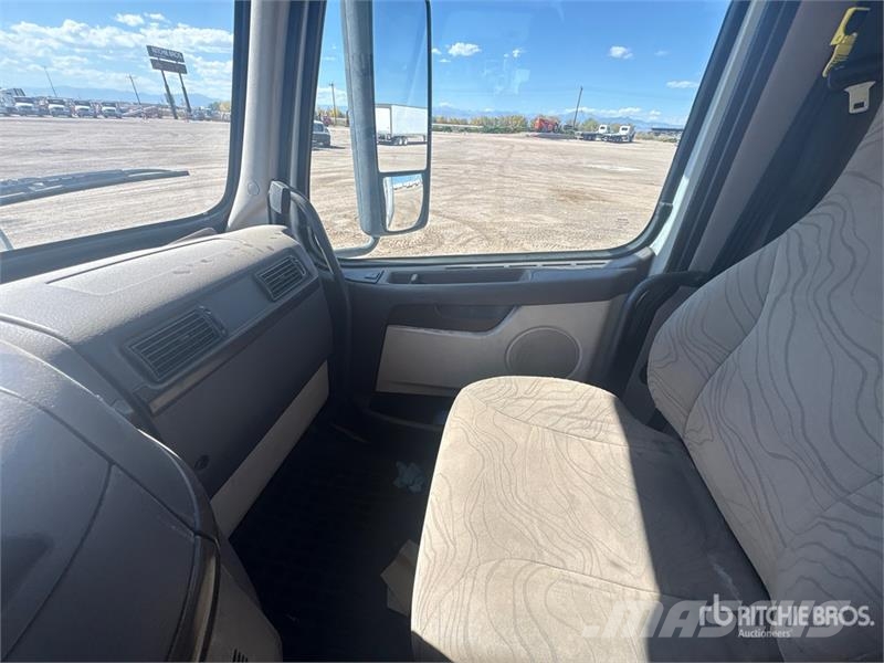 Volvo VNL Trekkers