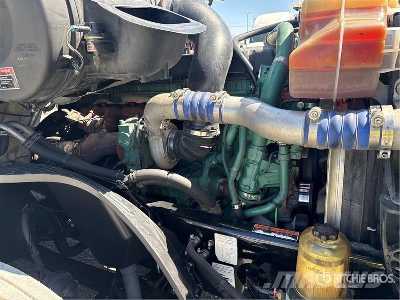 Volvo VNL Tegljači