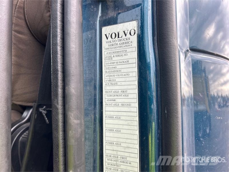 Volvo VNL 牵引车