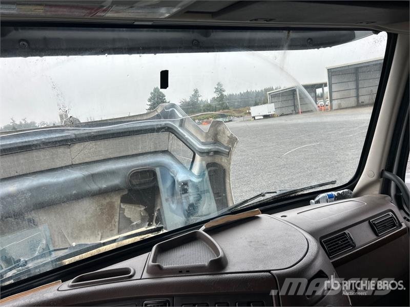 Volvo VNL Vilcēji