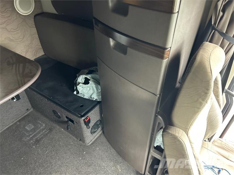 Volvo VNL 牵引车