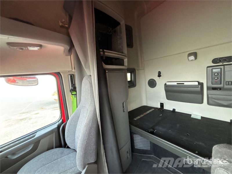 Volvo VNL Trekkers