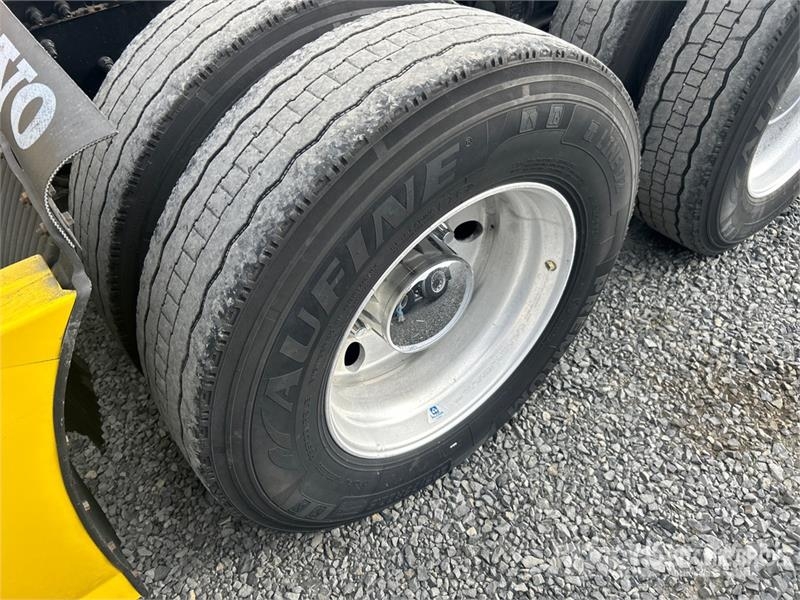 Volvo VNL 牵引车