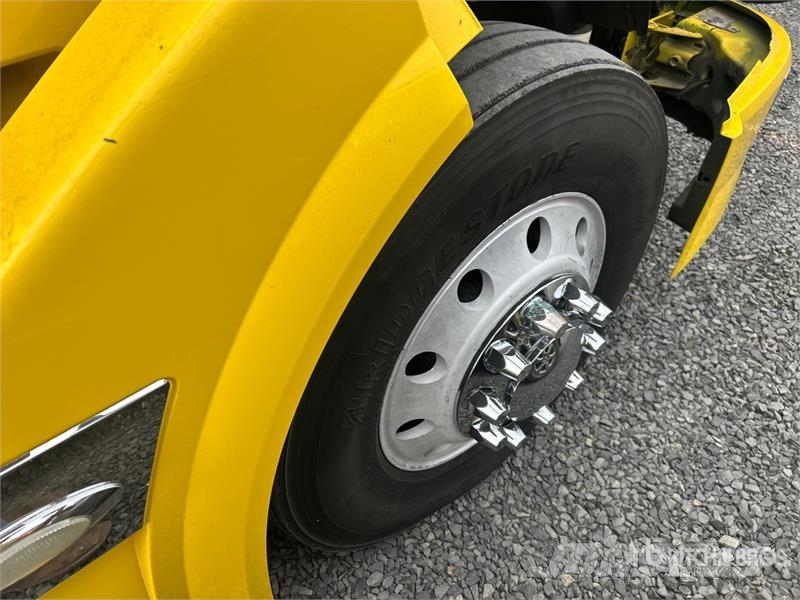 Volvo VNL 牵引车