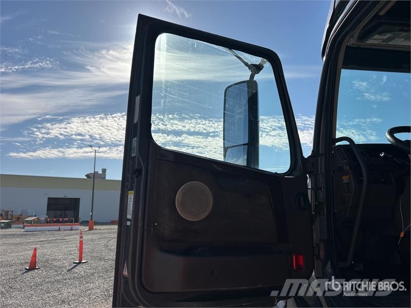 Volvo VNL Tegljači