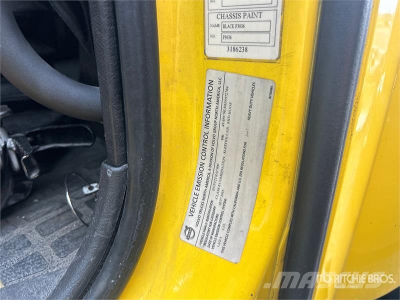 Volvo VNL 牵引车