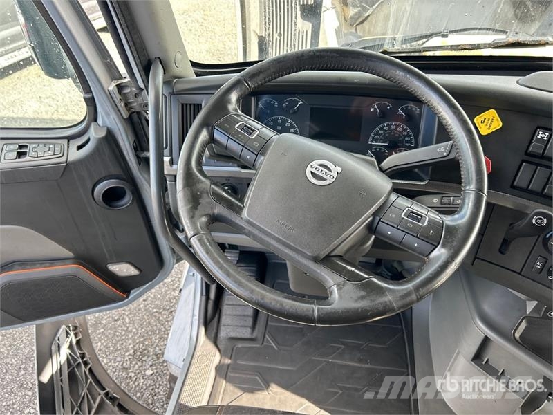 Volvo VNL وحدات الجر