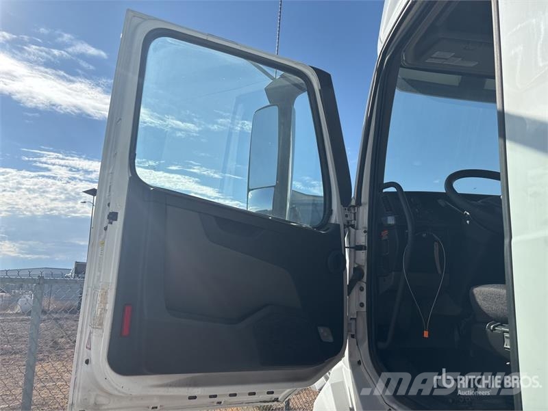 Volvo VNL Trekkers