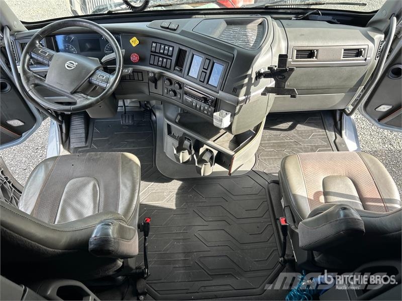 Volvo VNL وحدات الجر