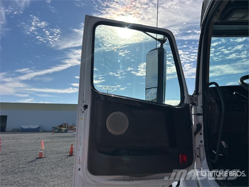 Volvo VNL Tegljači