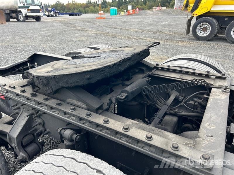 Volvo VNL 牵引车