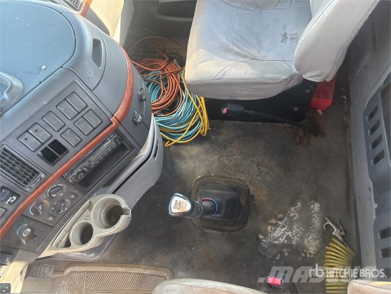 Volvo VNL300 트랙터 유닛