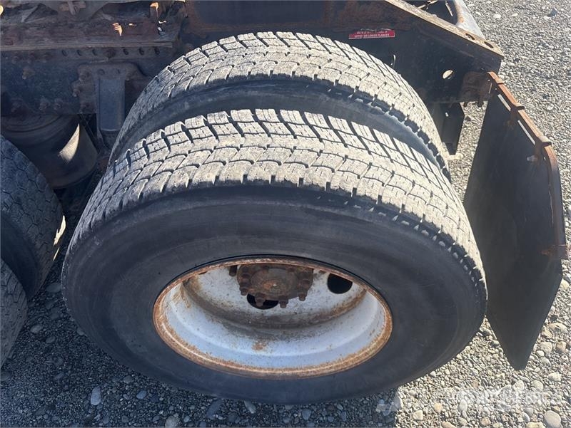 Volvo VNL300 트랙터 유닛