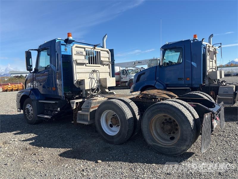 Volvo VNL300 트랙터 유닛