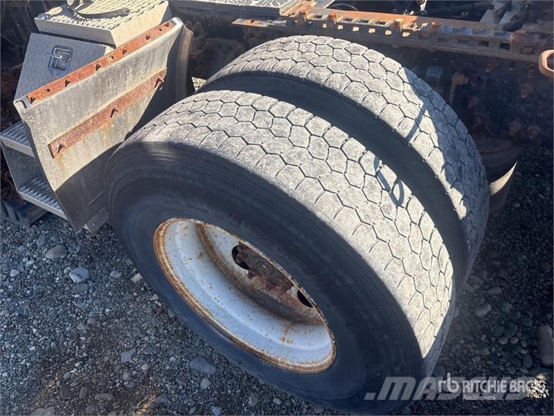 Volvo VNL300 트랙터 유닛