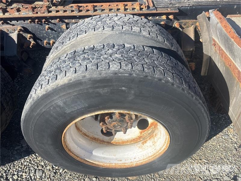 Volvo VNL300 트랙터 유닛