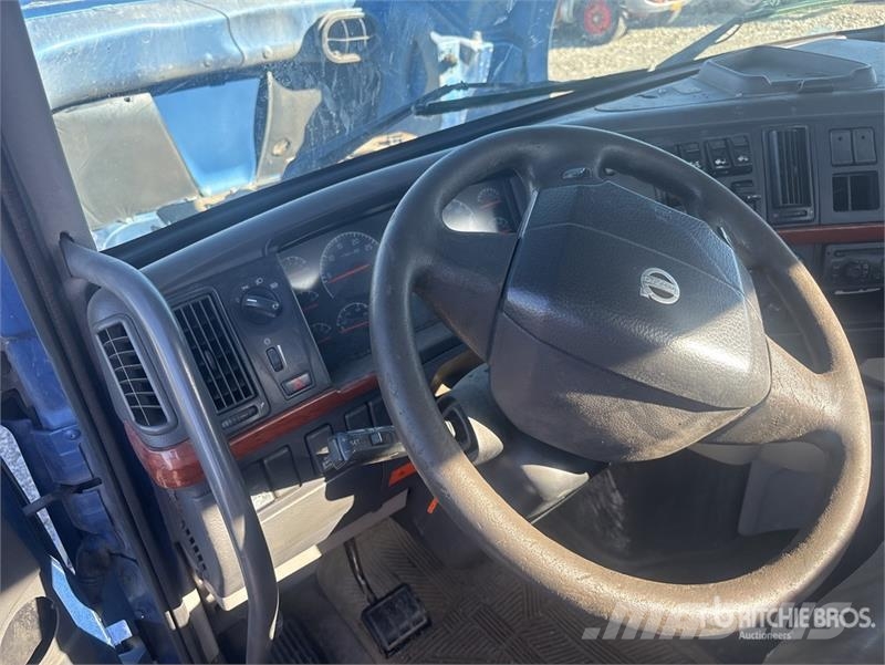 Volvo VNL300 트랙터 유닛