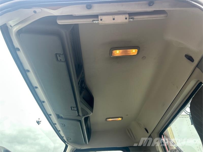 Volvo VNL300 6x4 T/A Day Cab Truck Tractor Trekkers