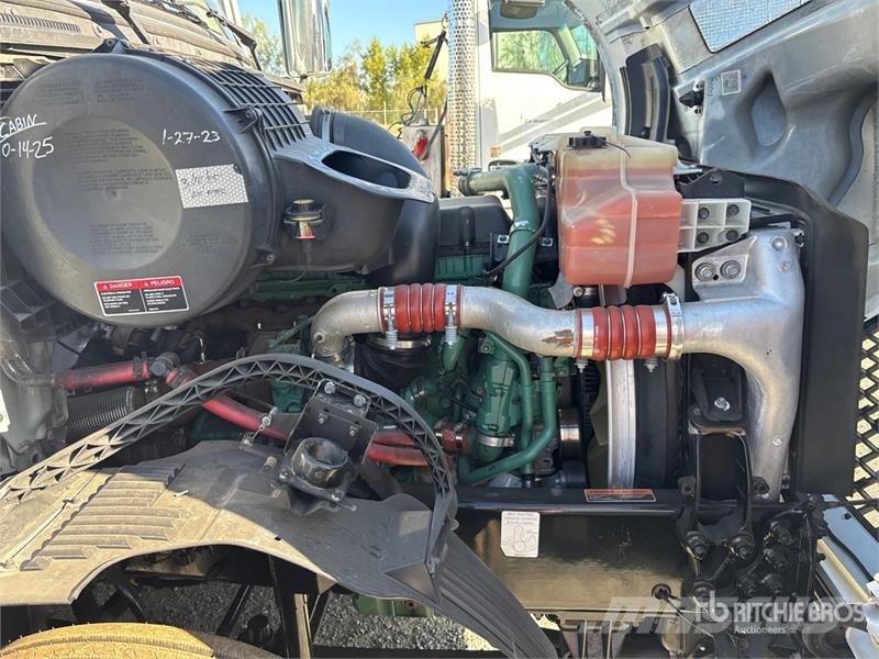 Volvo VNL300 6x4 T/A Day Cab Truck Tractor Trekkers