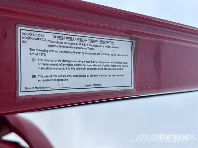 Volvo VNL300 6x4 T/A Day Cab Truck Tractor Trekkers