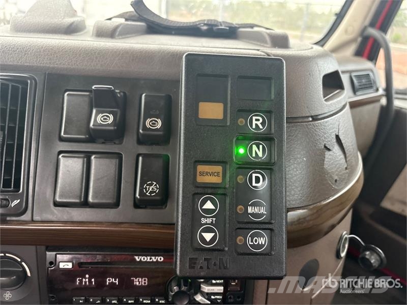 Volvo VNL300 6x4 T/A Day Cab Truck Tractor Trekkers