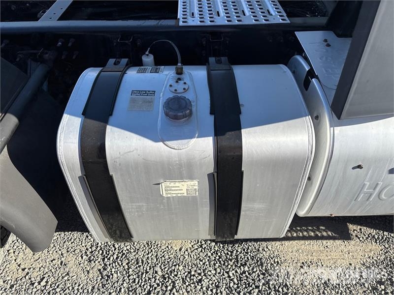 Volvo VNL300 6x4 T/A Day Cab Truck Tractor Trekkers