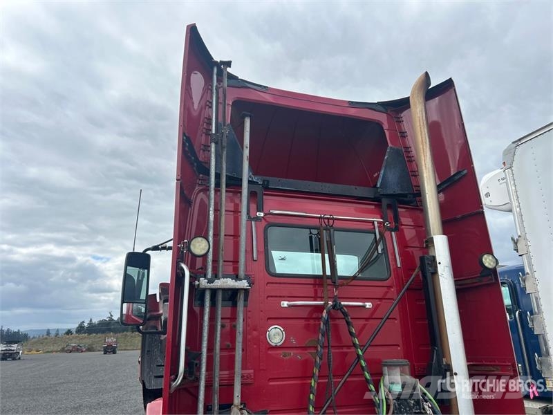 Volvo VNL300 6x4 T/A Day Cab Truck Tractor Trekkers
