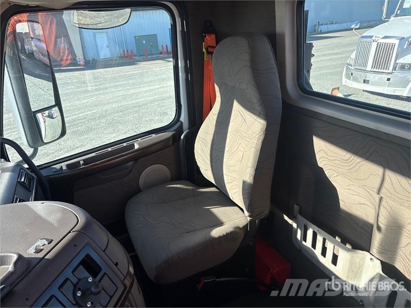 Volvo VNL300 6x4 T/A Day Cab Truck Tractor Trekkers