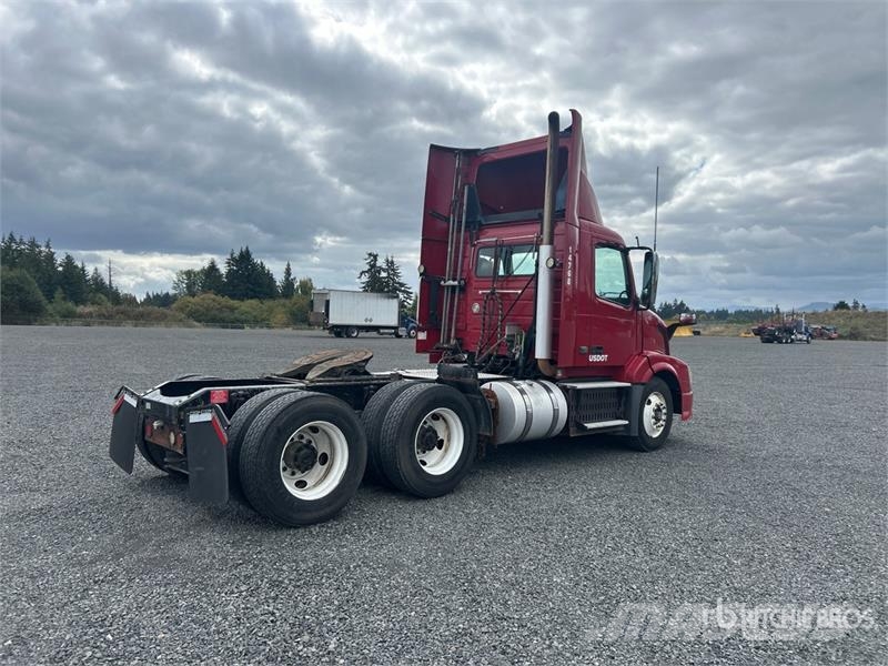 Volvo VNL300 6x4 T/A Day Cab Truck Tractor Trekkers