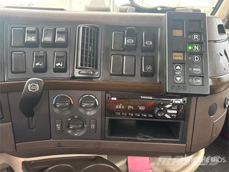 Volvo VNL300 6x4 T/A Day Cab Truck Tractor Trekkers
