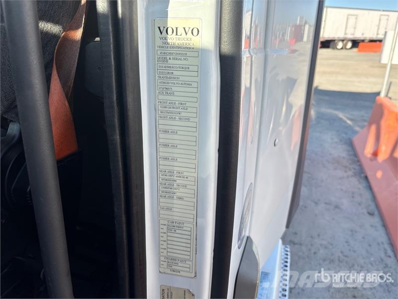Volvo VNL300 6x4 T/A Day Cab Truck Tractor Trekkers