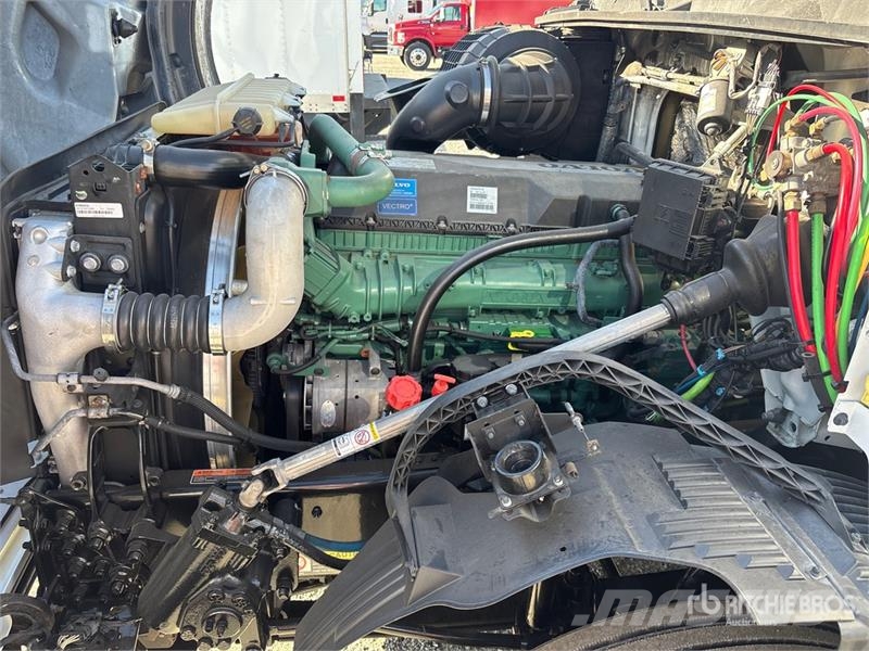 Volvo VNL300 6x4 T/A Day Cab Truck Tractor Trekkers