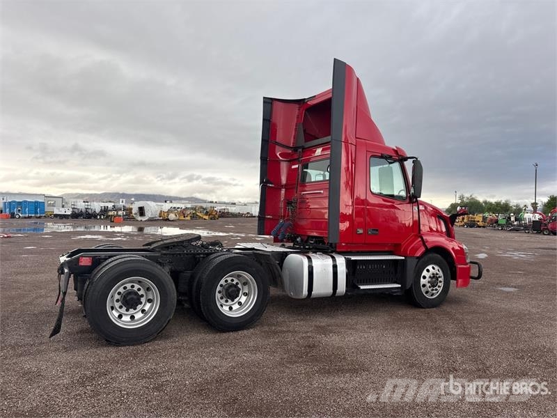 Volvo VNL300 6x4 T/A Day Cab Truck Tractor Trekkers