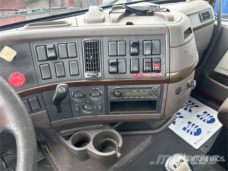 Volvo VNL300 6x4 T/A Day Cab Truck Tractor Trekkers