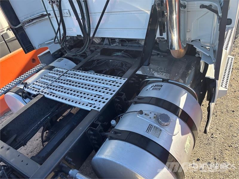 Volvo VNL300 6x4 T/A Day Cab Truck Tractor Trekkers