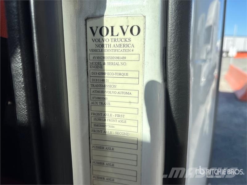 Volvo VNL300 6x4 T/A Day Cab Truck Tractor Trekkers