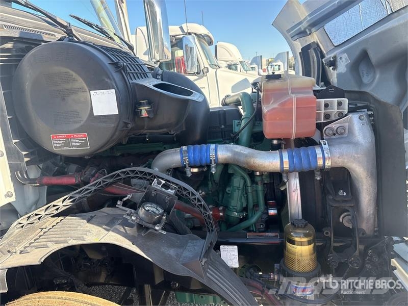 Volvo VNL300 6x4 T/A Day Cab Truck Tractor Trekkers