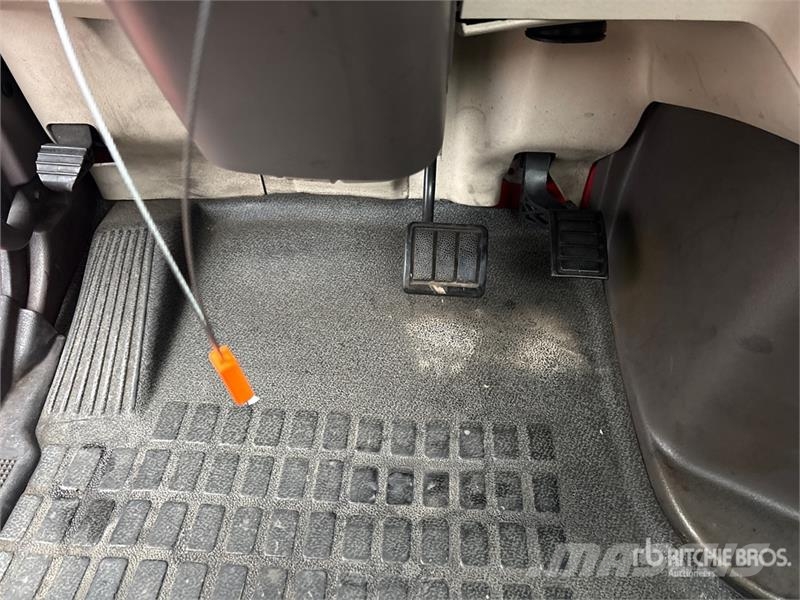 Volvo VNL300 6x4 T/A Day Cab Truck Tractor Trekkers