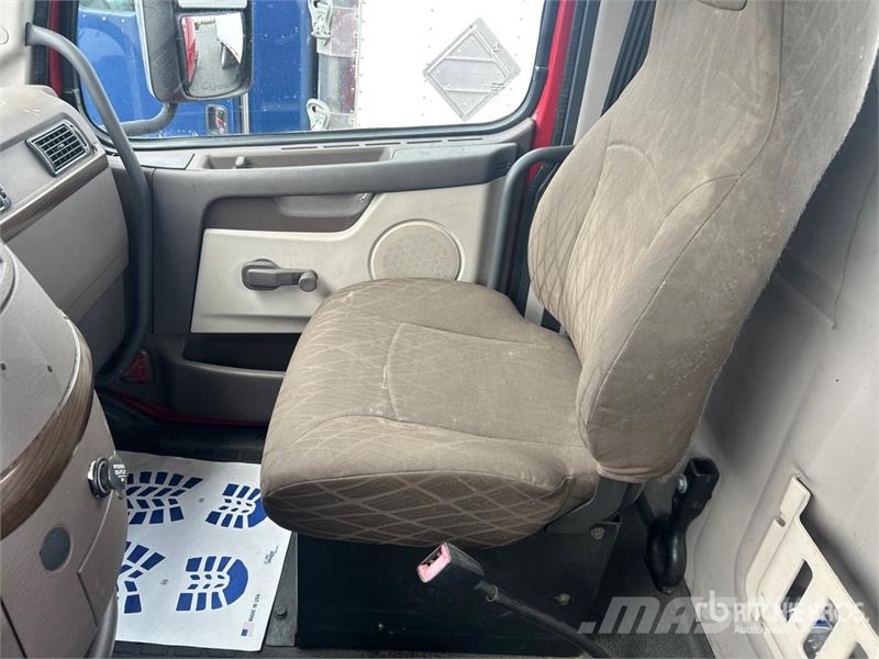 Volvo VNL300 6x4 T/A Day Cab Truck Tractor Trekkers