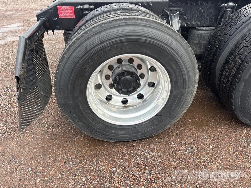 Volvo VNL300 6x4 T/A Day Cab Truck Tractor Trekkers