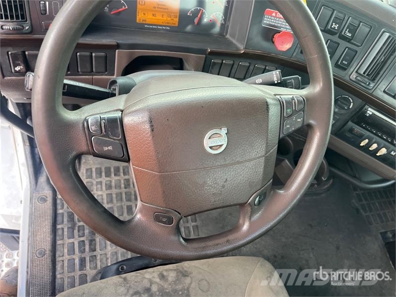 Volvo VNL300 6x4 T/A Day Cab Truck Tractor Truck Tractor Units
