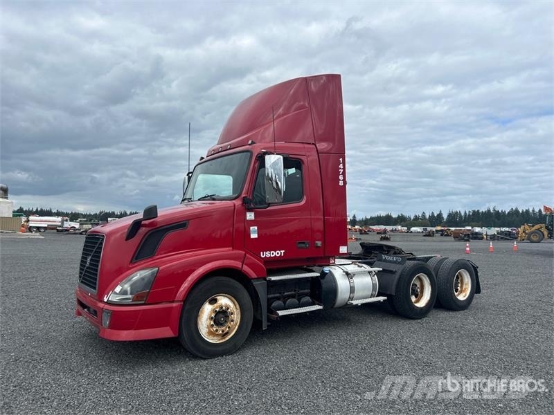 Volvo VNL300 6x4 T/A Day Cab Truck Tractor Trekkers