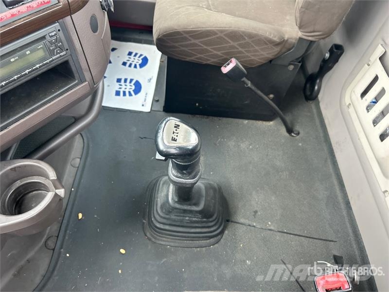 Volvo VNL300 6x4 T/A Day Cab Truck Tractor Trekkers