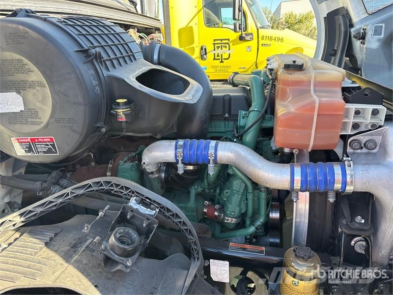 Volvo VNL300 6x4 T/A Day Cab Truck Tractor Trekkers