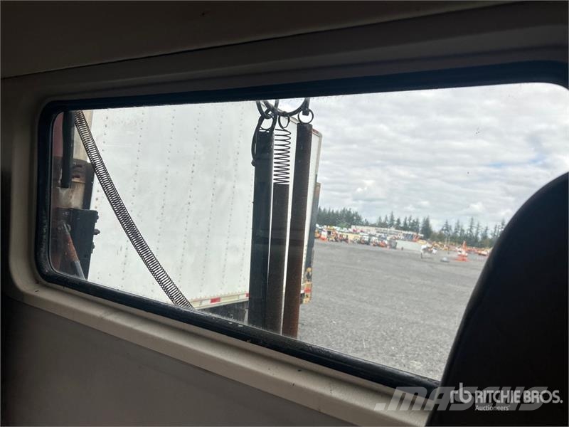 Volvo VNL300 6x4 T/A Day Cab Truck Tractor Trekkers