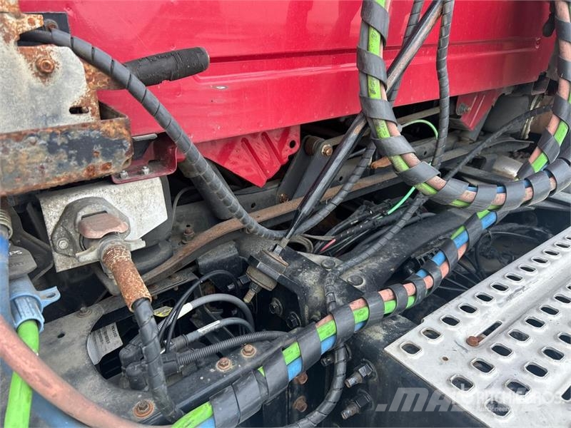 Volvo VNL300 6x4 T/A Day Cab Truck Tractor Trekkers
