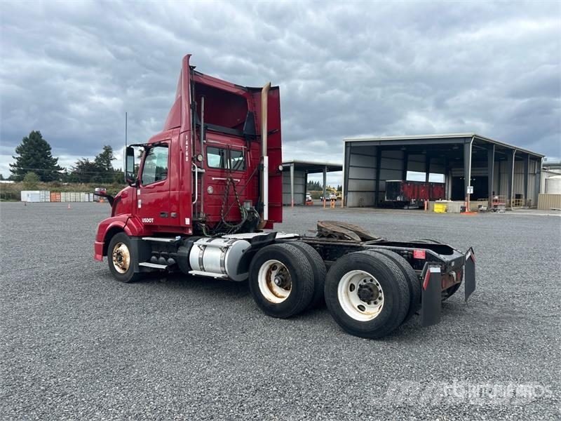 Volvo VNL300 6x4 T/A Day Cab Truck Tractor Trekkers